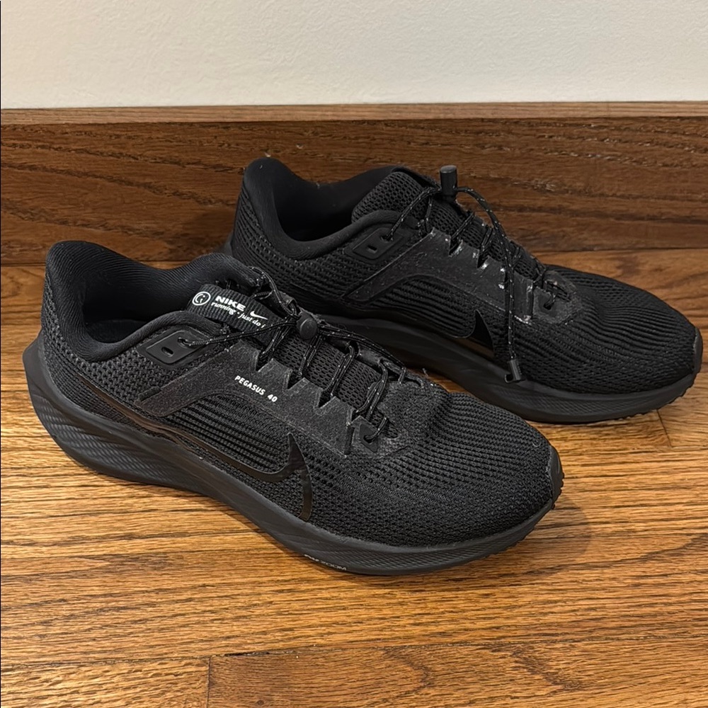 Nike Black Zoom Pegasus Running Shoes with Mesh Upper
